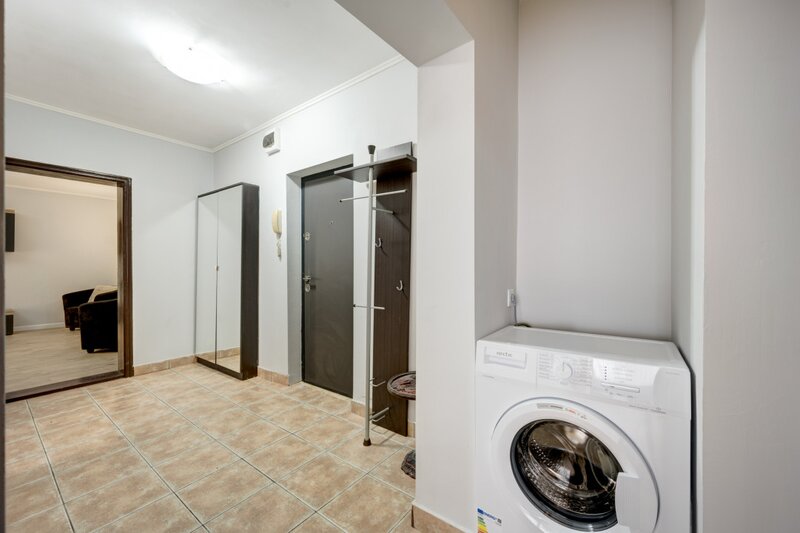 Piata Alba Iulia, apartament cu 2 camere decomandat, complet mobilat