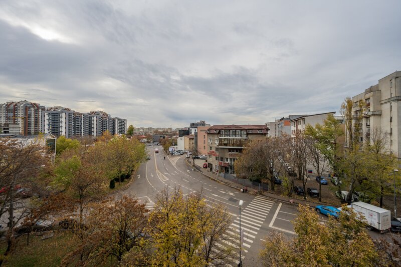 Piata Alba Iulia, apartament cu 2 camere decomandat, complet mobilat